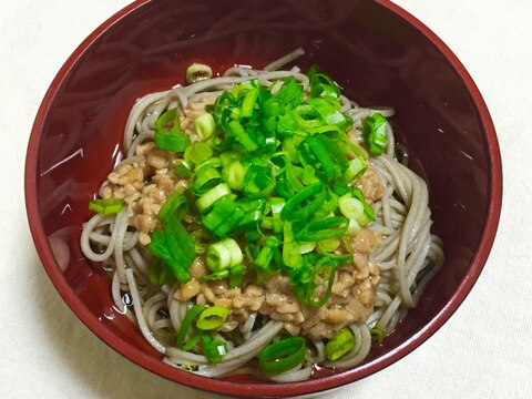 ひきわり納豆と青ネギのオリーブオイルぶっかけ蕎麦♡